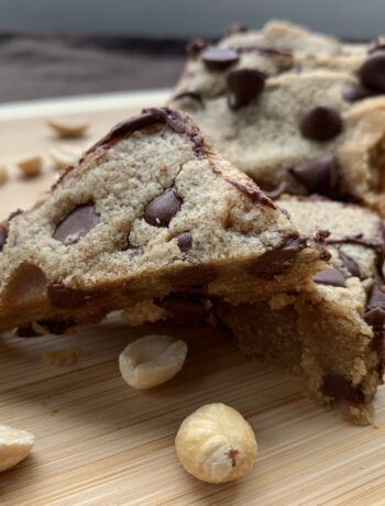 Peanut Butter Chocolate Chip Cookie Bars